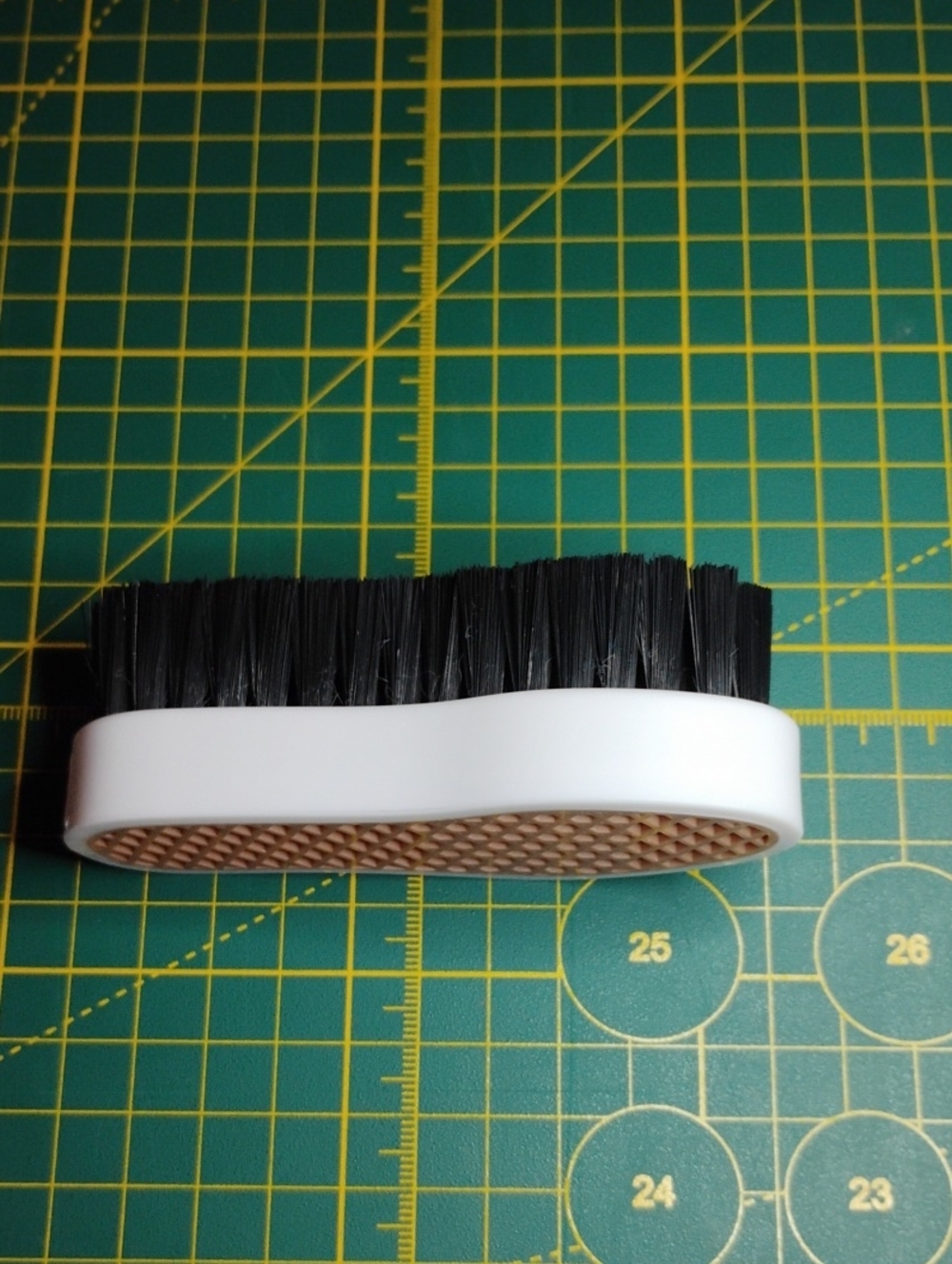 VANS White Handheld Brush with Black Bristles
